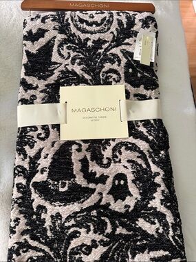 Magaschoni Black & Cream Halloween Jacquard Throw